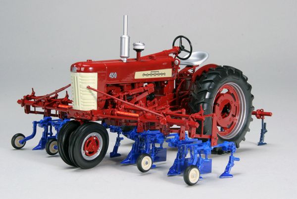 Farmall 450 Tractor 468 Cultivator Farm Toy ZJD 1595  