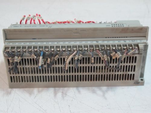 ALLEN BRADLEY 1761 L32BWA MICROLOGIX 1000 PLC CONTROLLER, 20 IN/12 OUT 